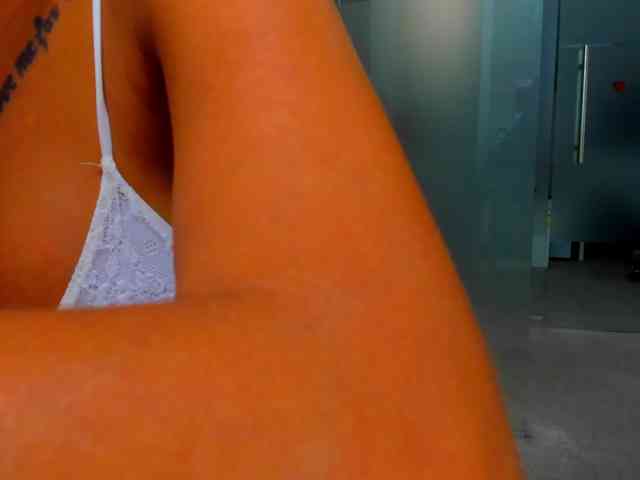 Rafaelleee webcam