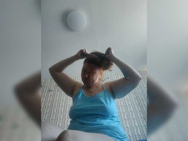 Chat with MiaShooter live cam