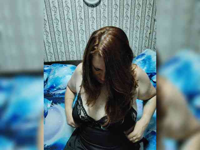 MiaShooter's webcam live show