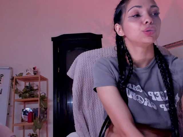 Cheerish live cam on BongaCams