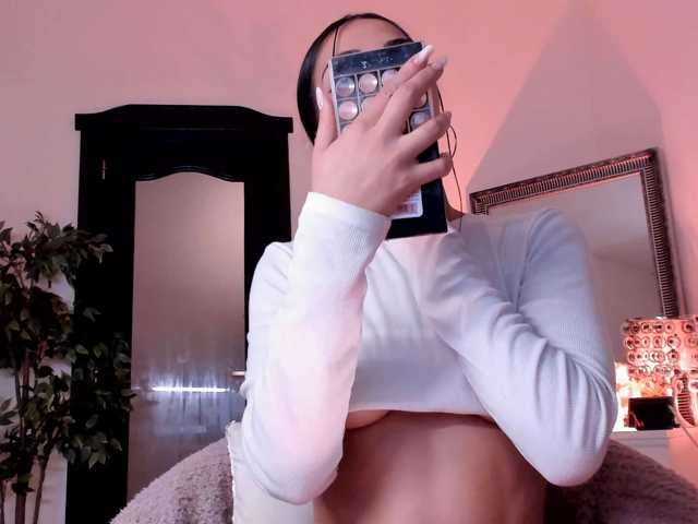 Cheerish live cam on BongaCams