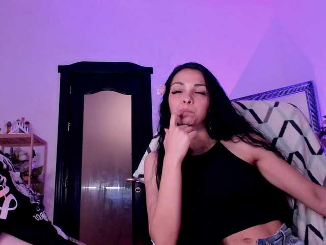 Cheerish live cam on BongaCams