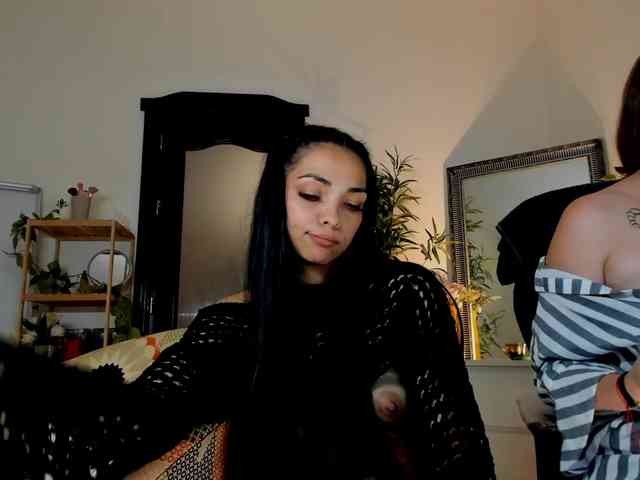 Cheerish's cam show statistics and live stream