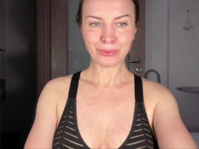 le modèle RachellHot est en webcam porno dans un show sur le site bongacams, il possède les tags suivants: White/Caucasian,Brunette,Shaved