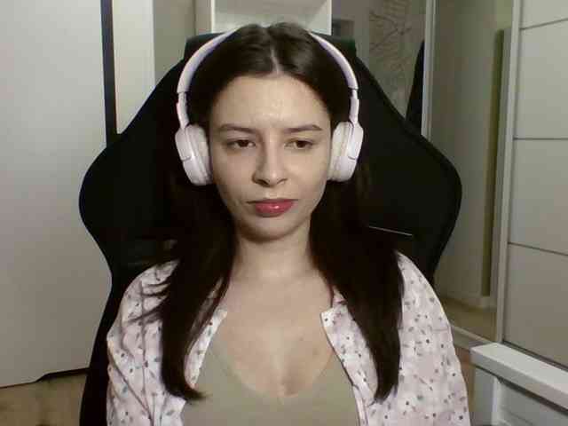 LariceHoney webcam