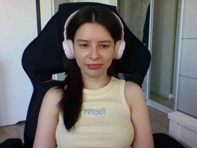 LariceHoney webcam