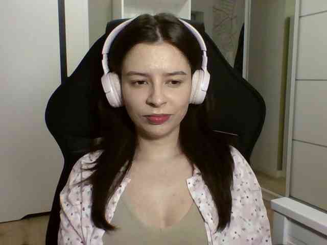 LariceHoney webcam