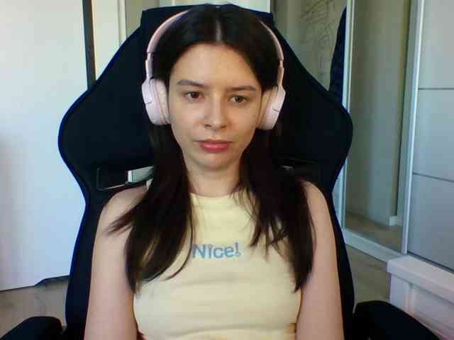 LariceHoney webcam