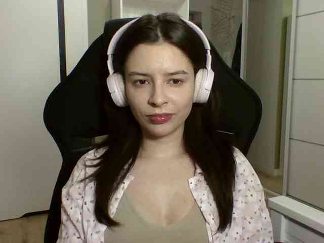 LariceHoney webcam
