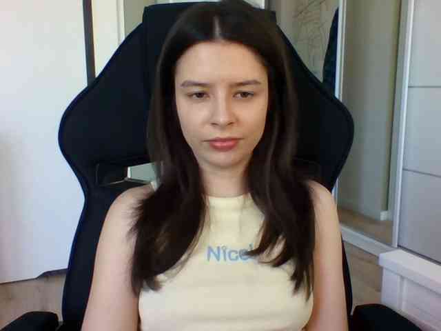 LariceHoney webcam