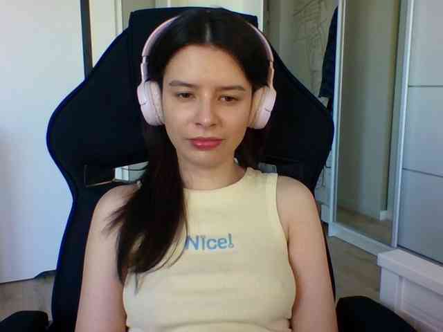 LariceHoney webcam