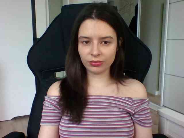 LariceHoney webcam