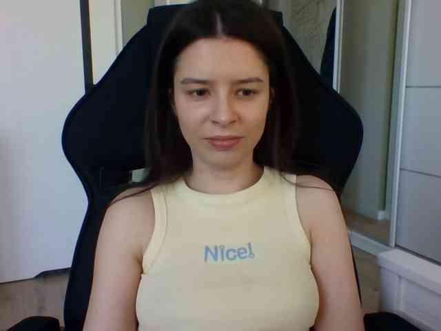 LariceHoney webcam