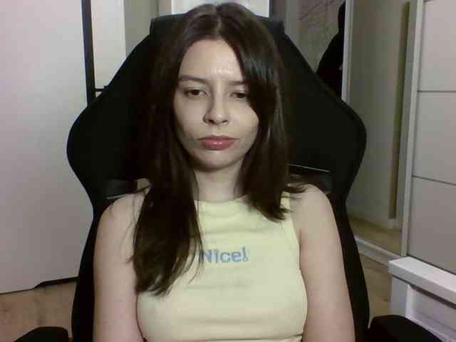 LariceHoney webcam