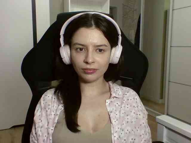 LariceHoney webcam