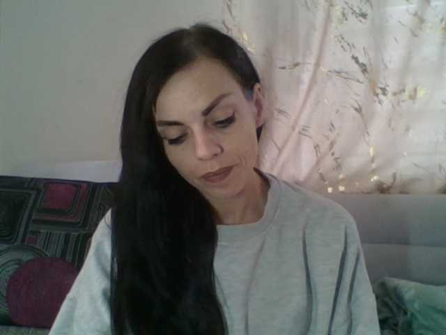 le modèle CassidyLovely est en webcam porno dans un show sur le site bongacams, il possède les tags suivants: White/Caucasian,Brunette,Shaved