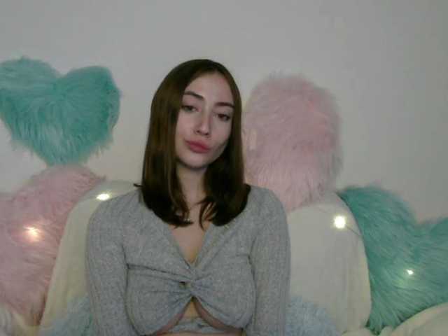 KaylaAmazing live cam on UnifiedCams