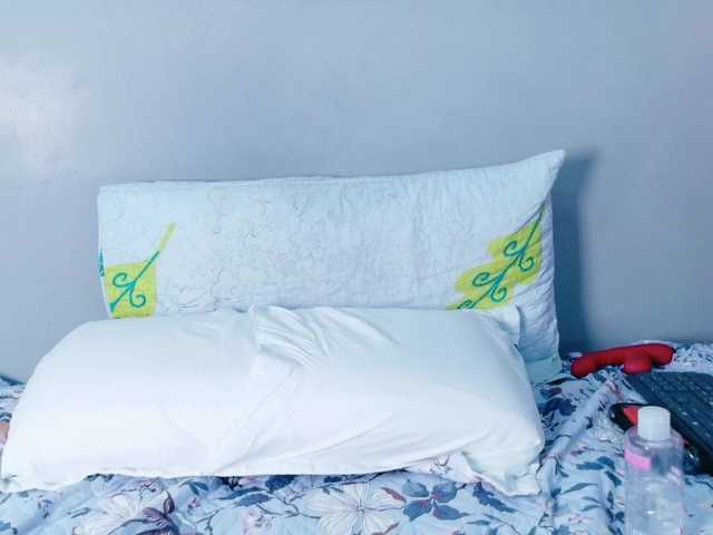 Rizantella's BongaCams show and profile