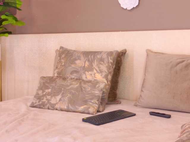 irisreid, en directo ahora en BongaCams