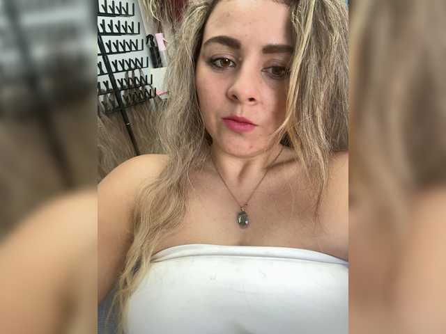 ProseccoMood's BongaCams show and profile