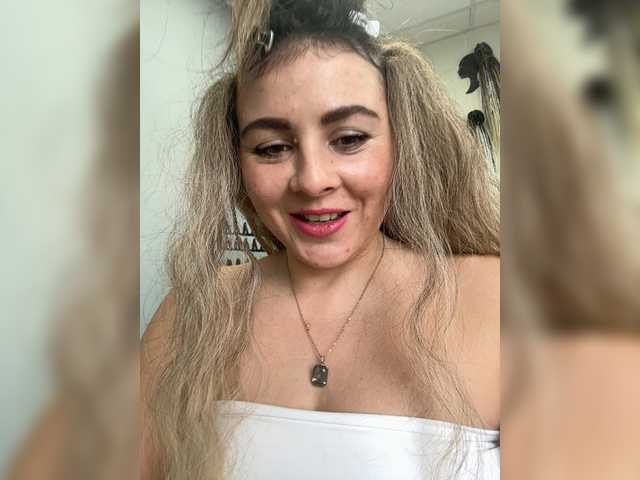 ProseccoMood's BongaCams show and profile