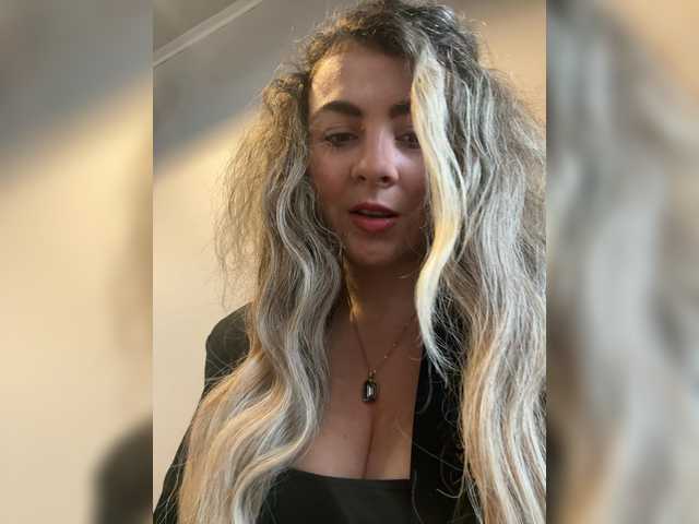 ProseccoMood's BongaCams show and profile