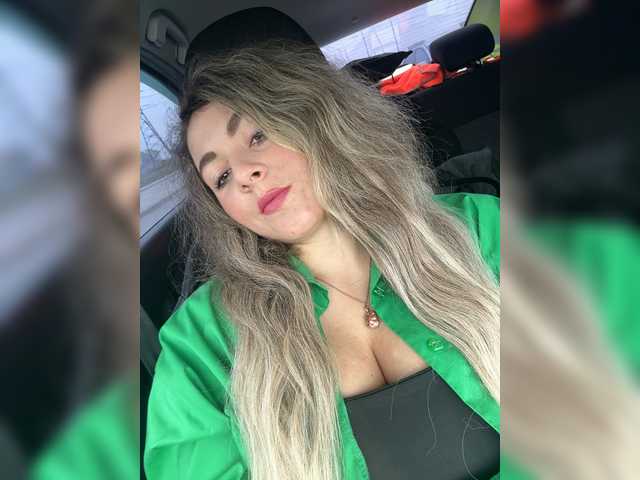 ProseccoMood's BongaCams show and profile