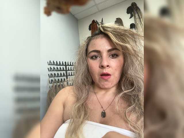 ProseccoMood's BongaCams show and profile