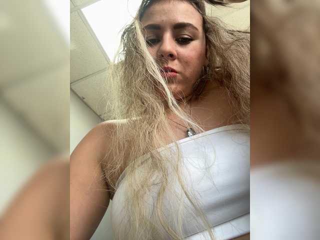 ProseccoMood's BongaCams show and profile