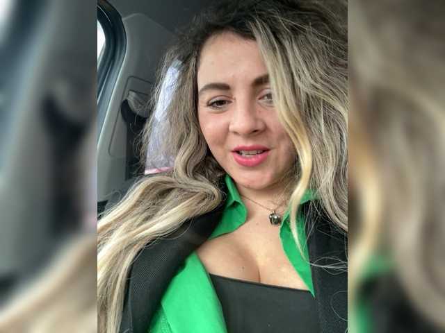 ProseccoMood's BongaCams show and profile