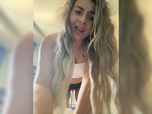 ProseccoMood's BongaCams show and profile