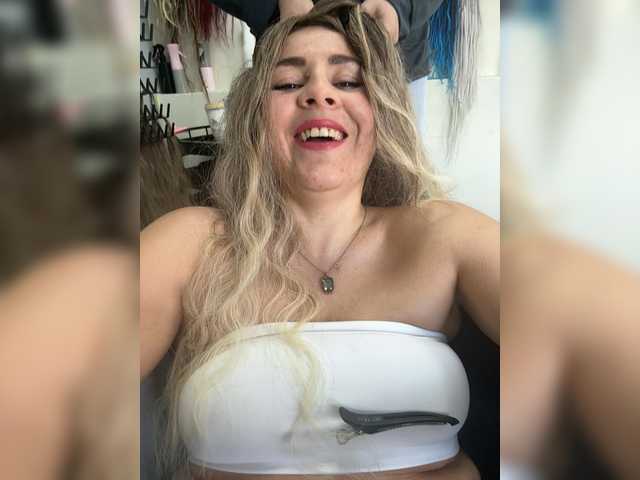 ProseccoMood's BongaCams show and profile