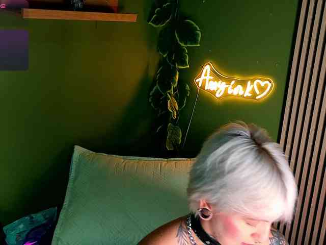 Amy-ink6969 webcam