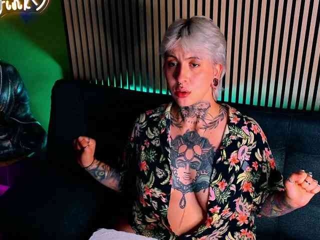 amy-ink6969's live room