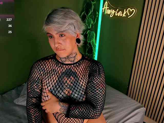Amy-ink6969 webcam