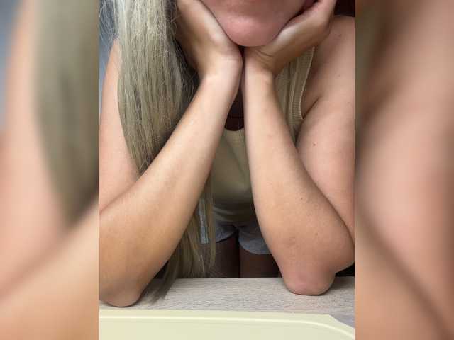Veroni1ka live cam on BongaCams