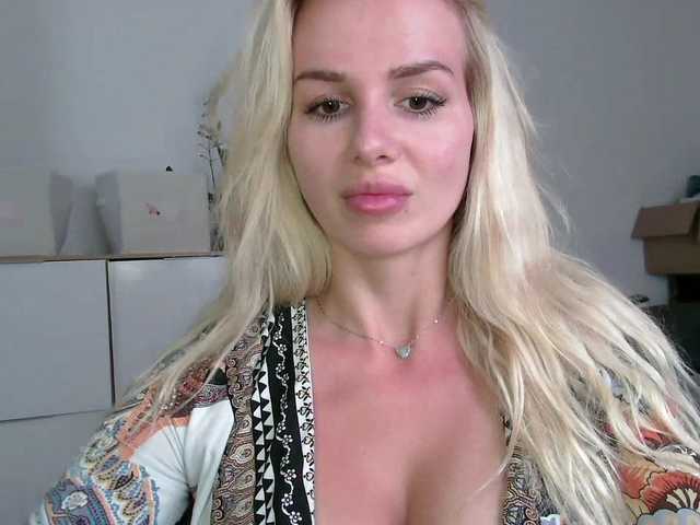CorneliaSweet live webcam show