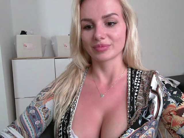 CorneliaSweet live webcam show