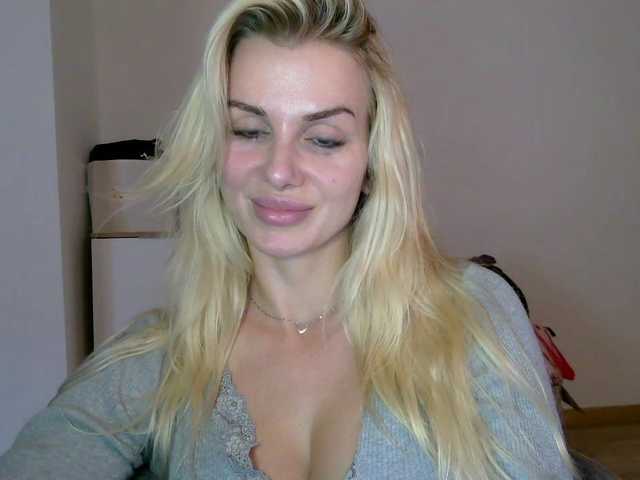 CorneliaSweet live cam preview