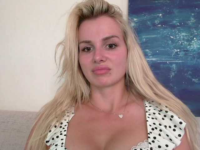 CorneliaSweet live cam on BongaCams