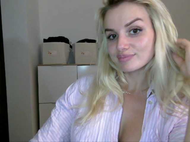 CorneliaSweet live cam on BongaCams