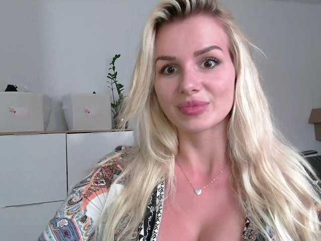 CorneliaSweet live webcam show