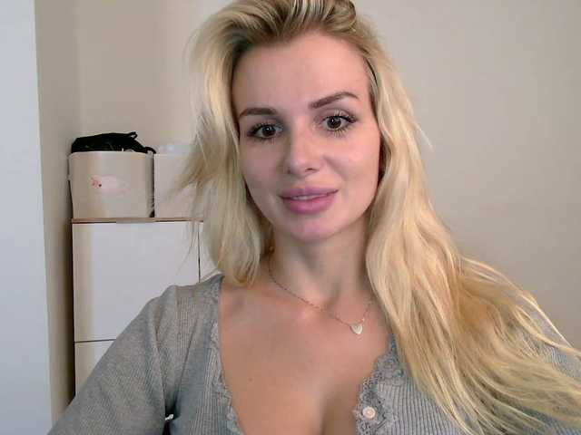 CorneliaSweet live cam preview