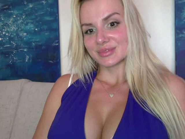 CorneliaSweet live cam on BongaCams
