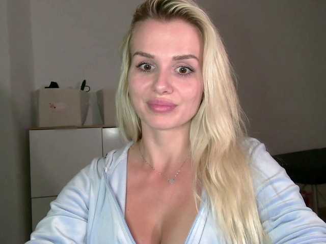 CorneliaSweet live webcam show