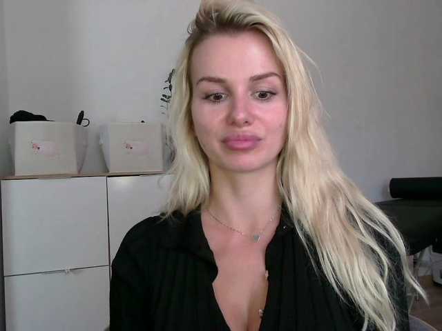 CorneliaSweet live webcam show