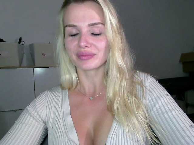 CorneliaSweet live webcam show