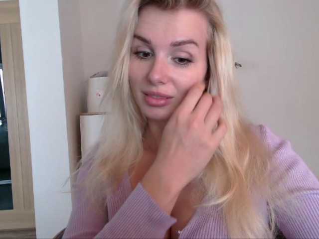 CorneliaSweet live cam on BongaCams