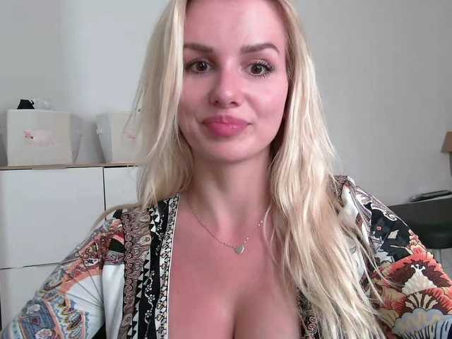 CorneliaSweet live webcam show