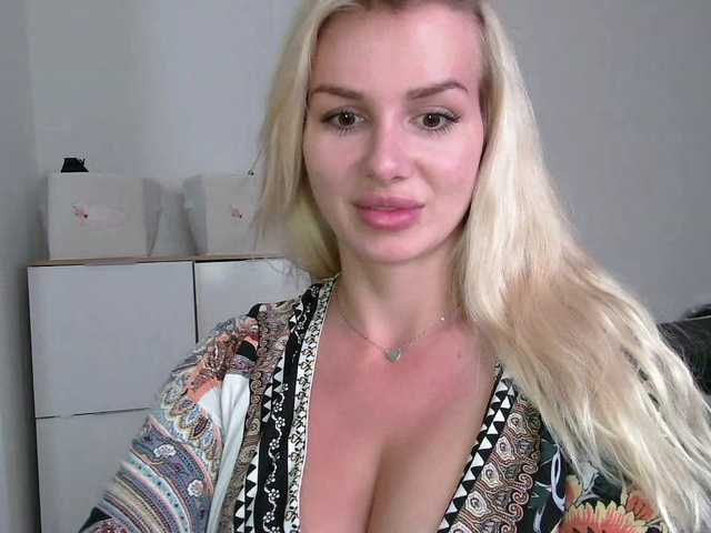 CorneliaSweet live webcam show